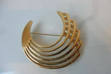 Beautiful Large Pin/Brooch Gold Plated,