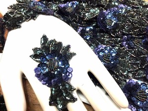 Vintage-BEADED-FLOWER-LEAVES-1pc-SEQUINS-APPLIQUE-1-75-X-3-25-IRIS-BLUE-GREEN