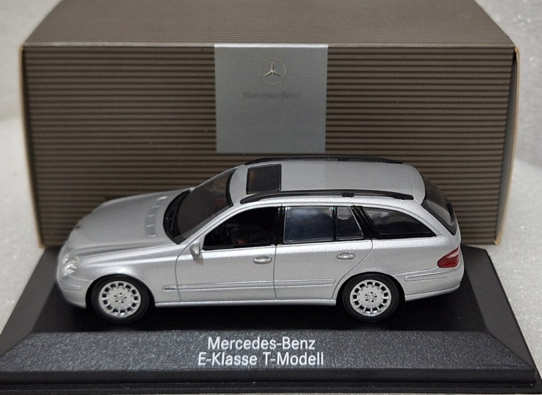 Mercedes-Benz E-Klass T-Model (S211) 2006 Silver 1:43 Mercedes-Benz E-Klass T-Model (S211) 2006 Silver 1:43