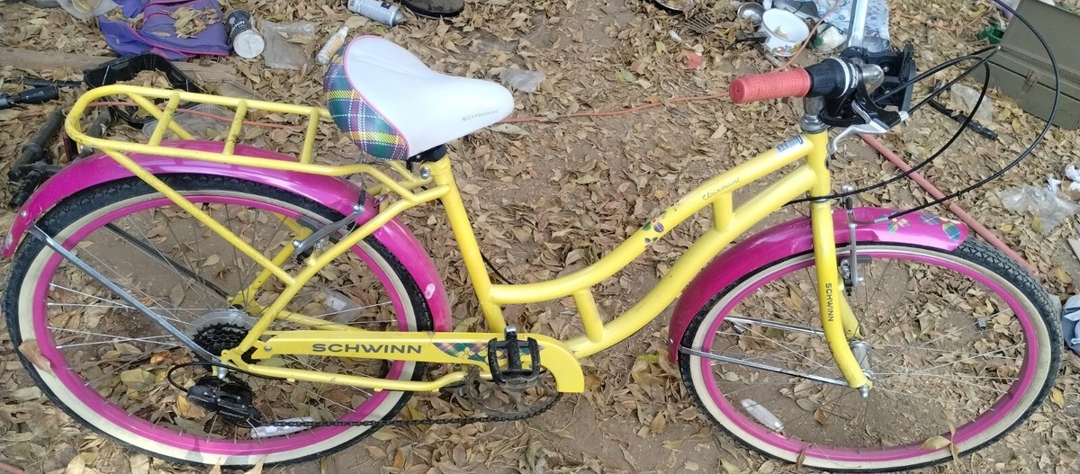 2024 Schwinn Clairmont Cruiser