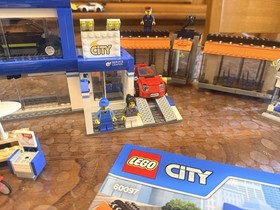 Lego City Town 60097 Complete with Instructions 