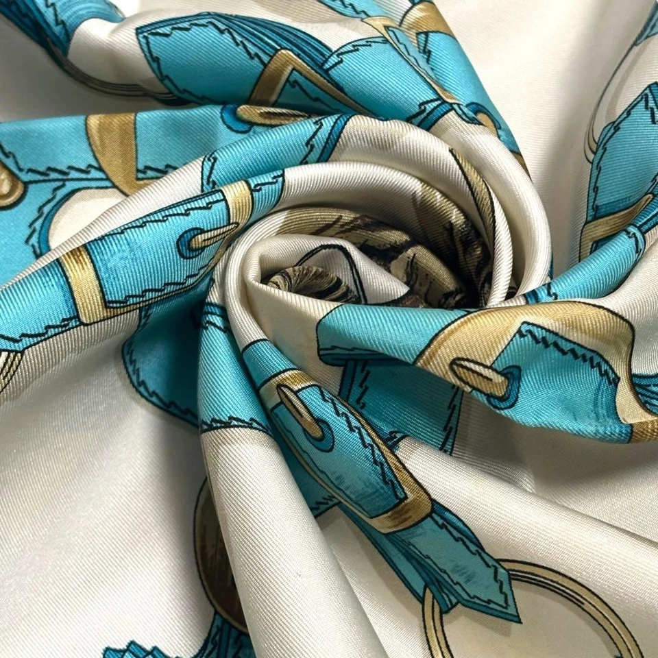 Bufanda artesanal de cobre HERMES Carre 90 i 071 Foto 3 de 4