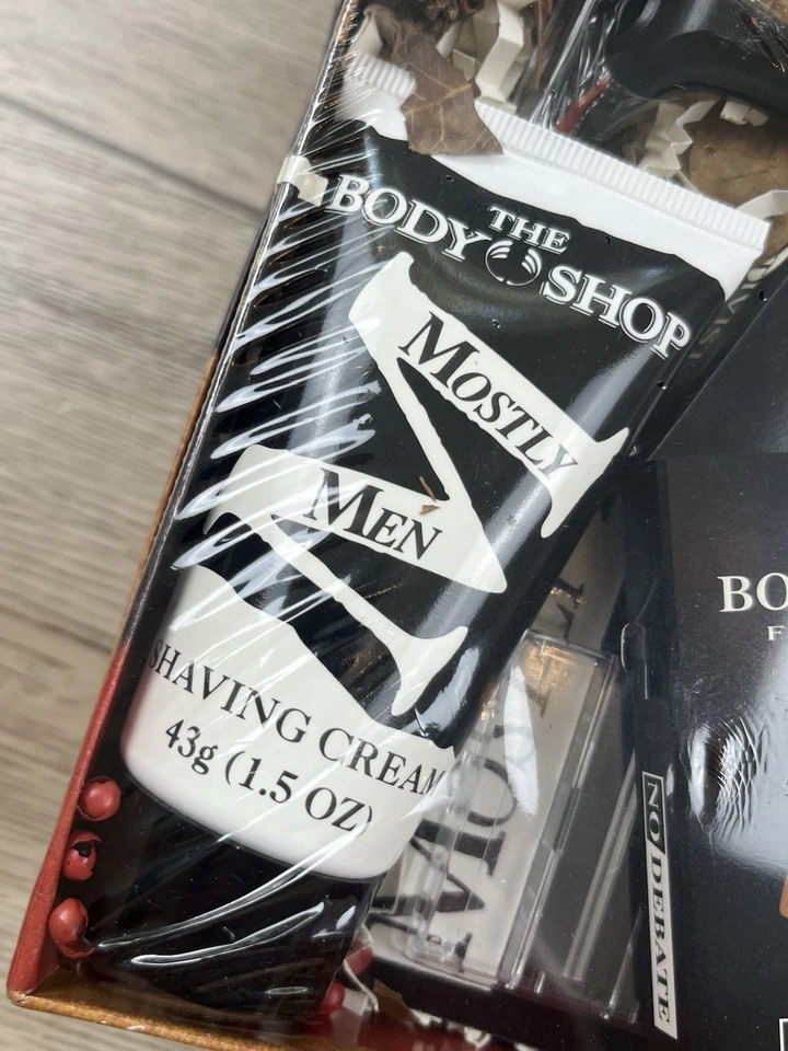 Nuevo The Body Shop Mayormente Hombres - Caja de Regalo - Crema de Afeitar Protector Facial EDT - etc. Foto 2 de 4