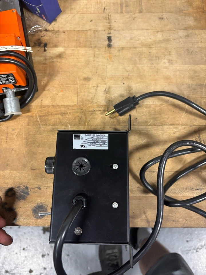 Control Motor BODINE ELECTRIC UPM-3318E1 867AQAC0010 USADO Foto 2 de 2