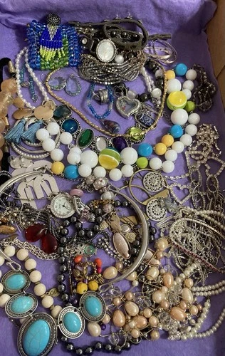 40Pc Signed &Unsigned Costume Jewelry Mix Lot Vintage-Now Lucite Hematite Bling+