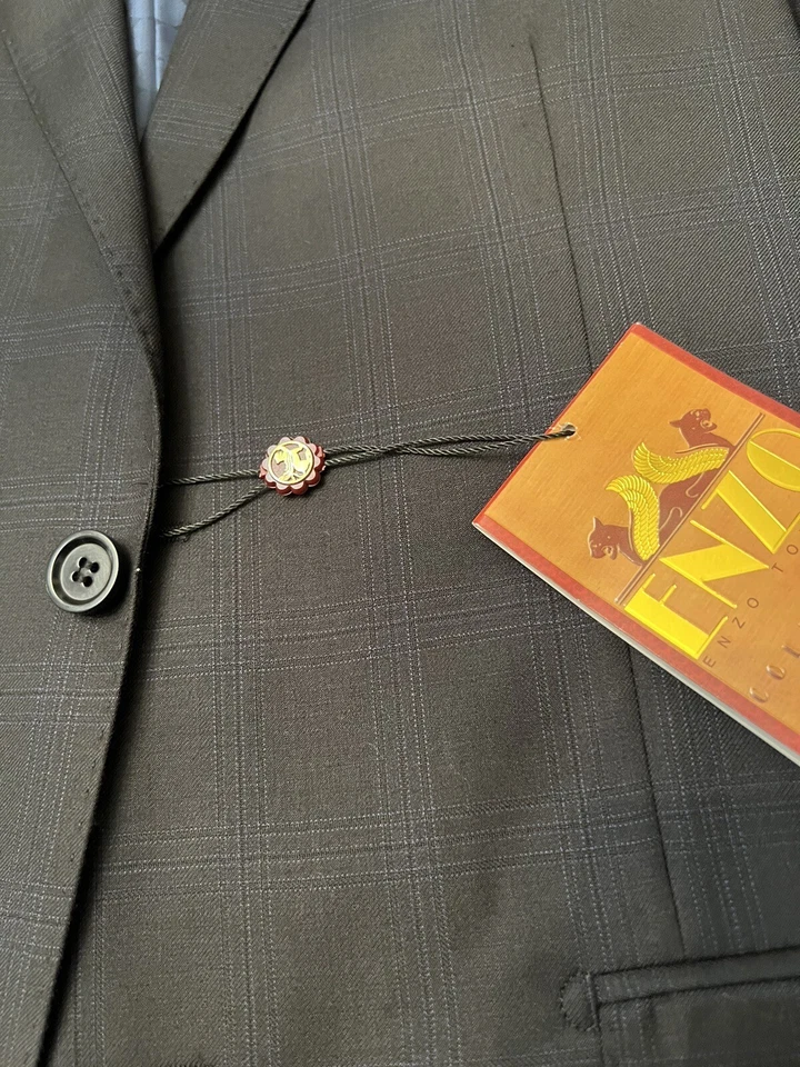 ENZO TOVARE - ITALY -Superfine 150’s wool Suit- 38 R (32 W) Tailored  Fit - Image 4 of 4