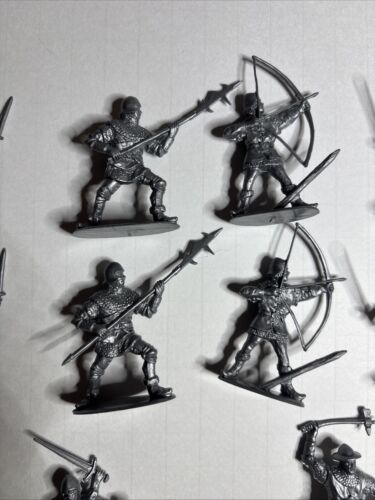 Accurate Figures Hundred Years War English Men-At-Arms 1/35 Scale Model Soldiers - Picture 3 of 6