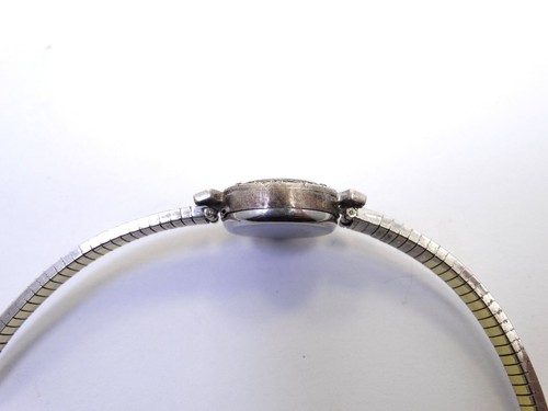 Vintage Ladies EMEWO 17 Jewel RUBIS INCABLOC Winding Watch w/ Halo Bezel - Picture 6 of 8