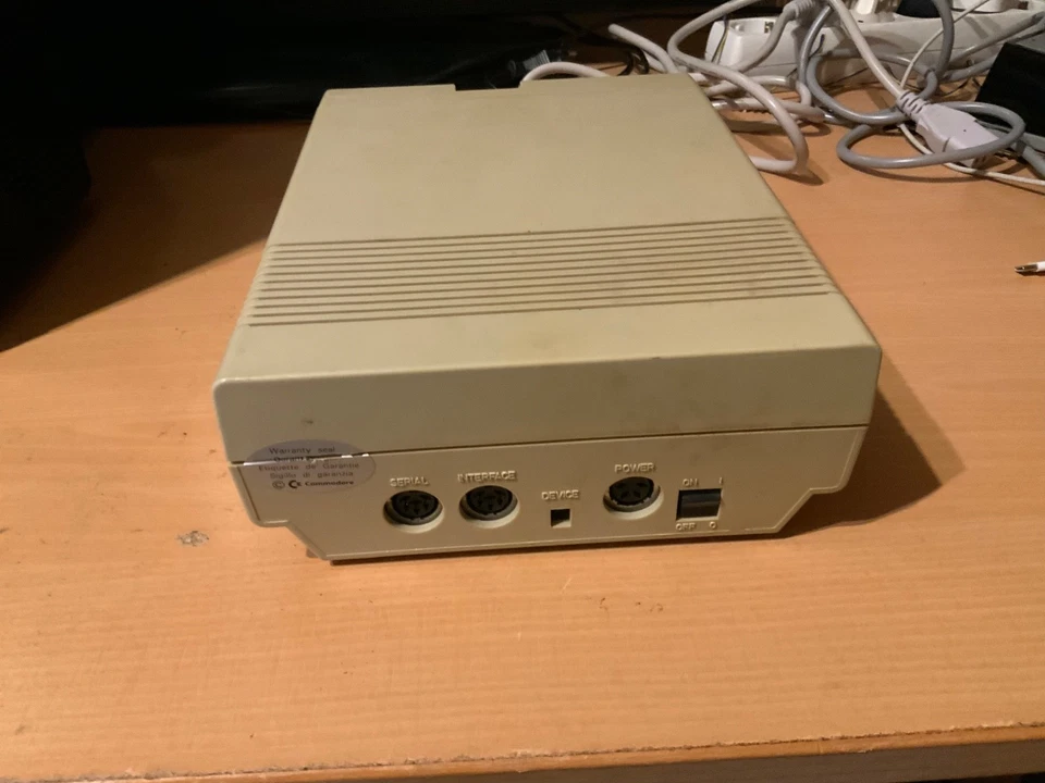 Commodore Diskettenlaufwerk 1541-II für den C 64 - Bild 2 von 3