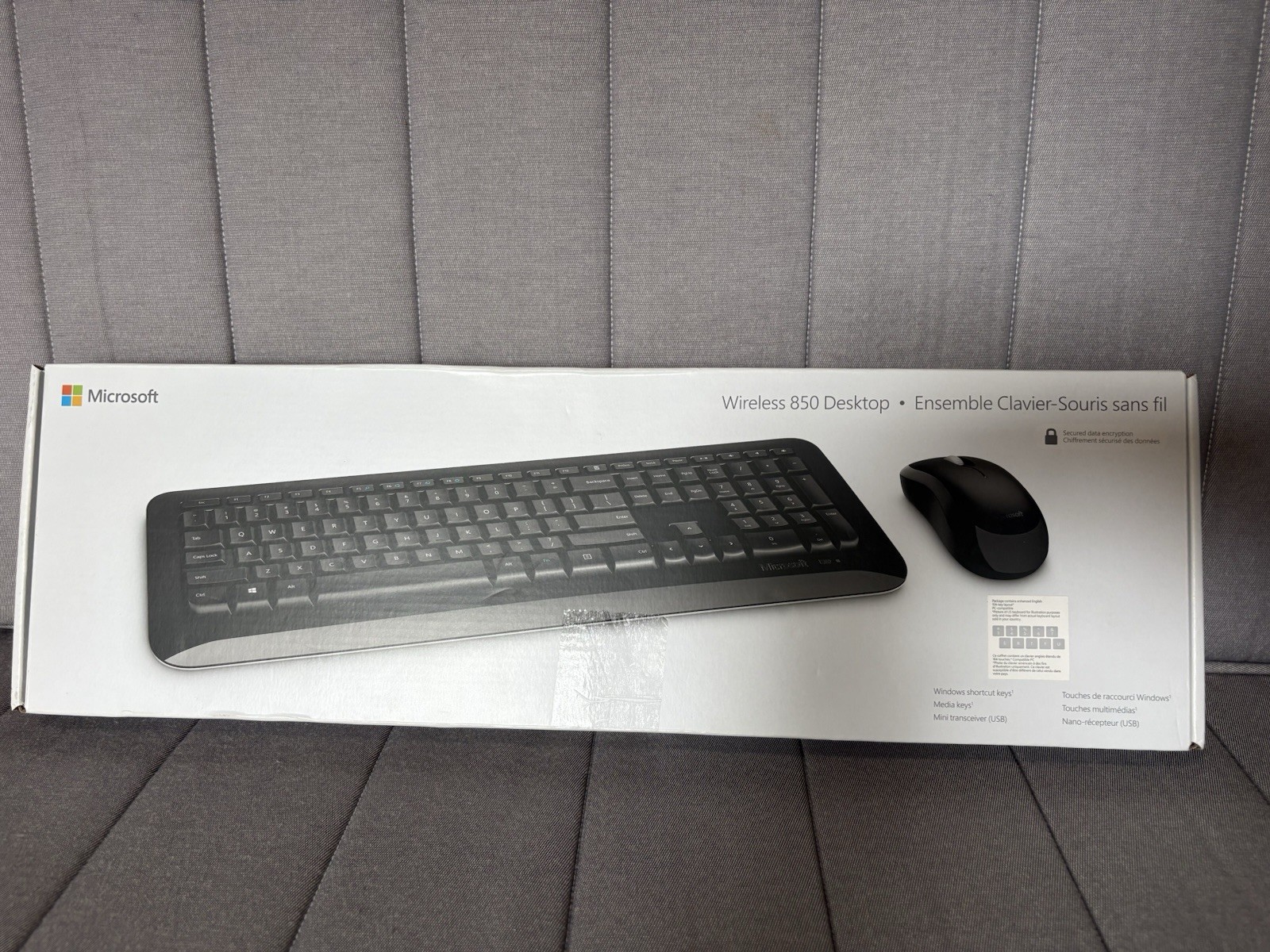 Microsoft Wireless 850 Desktop Keyboard/Mouse PY9-00002 Comb