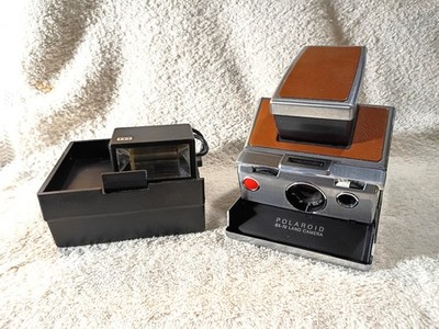 Polaroid SX-70 Land camera with electronic flash