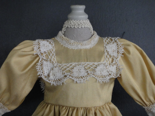 Kleid aus Seide Puppen- Antik Und Modern Größe 27 CM Bleuette Dolls - Laces - Picture 2 of 5