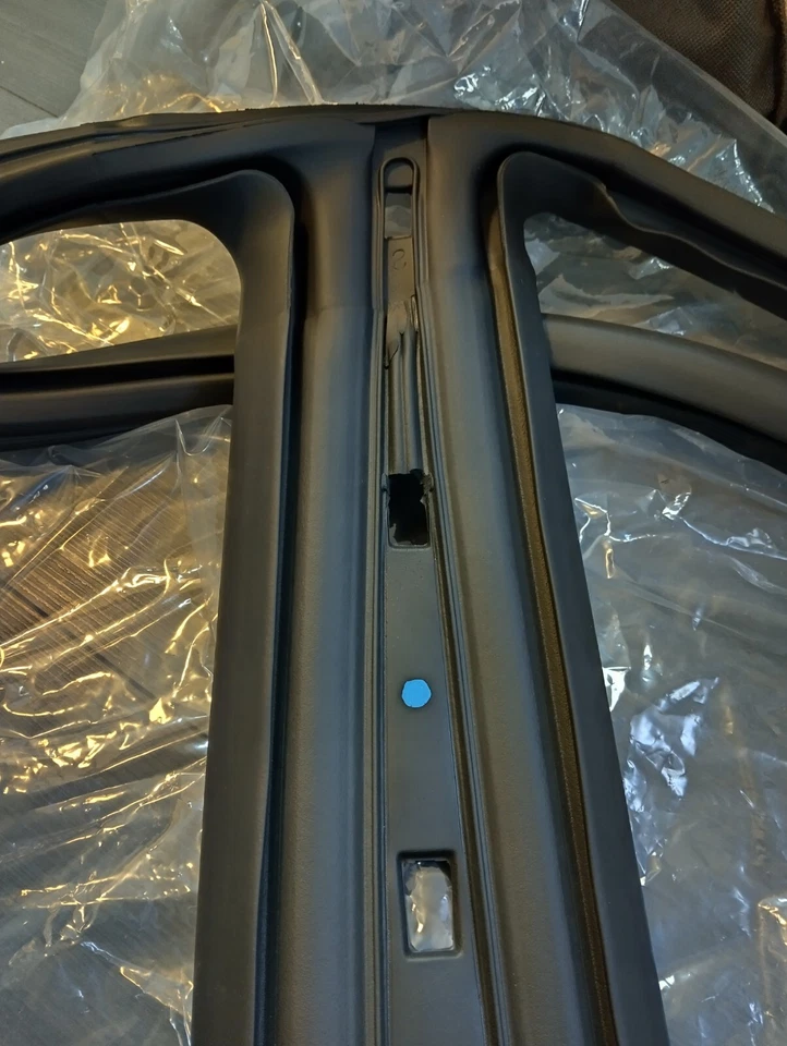 SUBARU Impreza GD Genuine Lh+Rh Exterior Window Rubber Weather Seal Brand new - Image 4 of 4