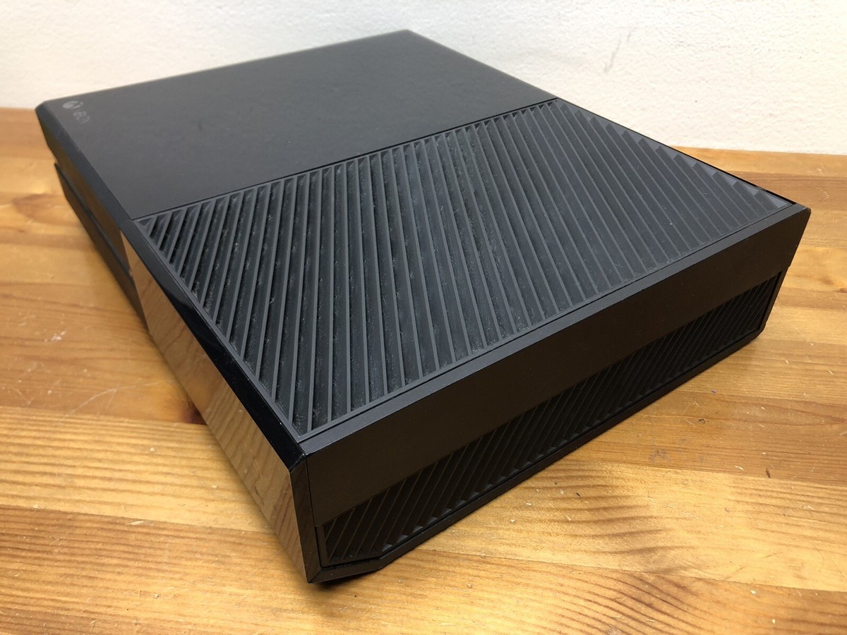 Microsoft Xbox One Console Model 1540 + Wireless Controller