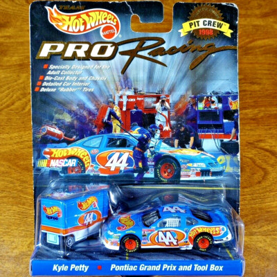 Hot Wheels Pro Racing 1998 Collector Edition Pit Crew 44 Tool Box Blue Race Team