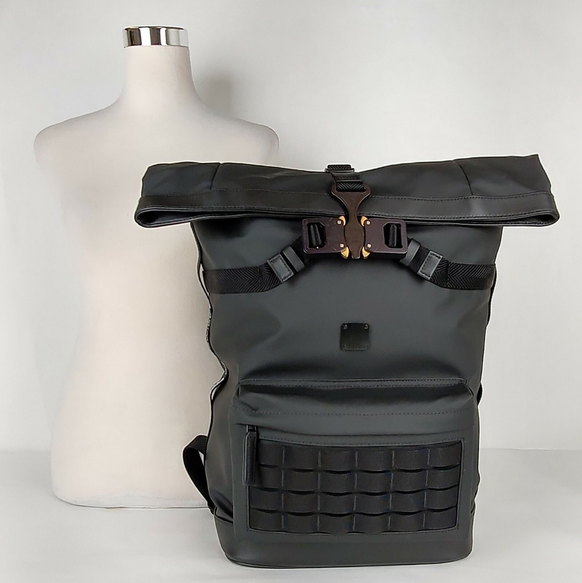 MCM ブラックナイロンバッグ s-l1200.jpg