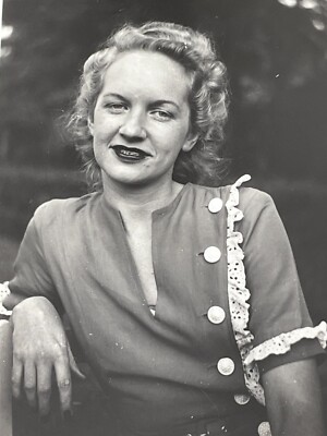 LA) Photograph Beautiful Blonde Woman Close Up POV Portrait Pretty 1944 1940's
