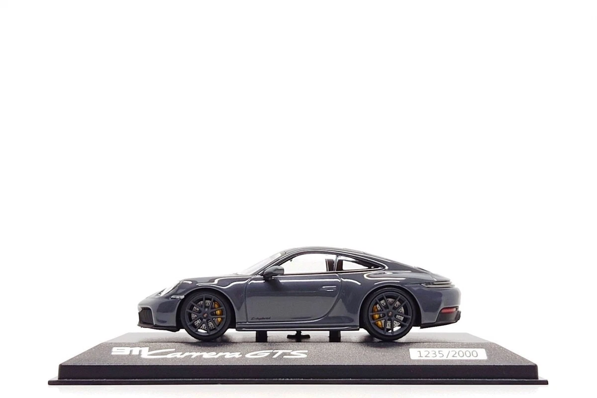 Minichamps 1/43 Porsche 911 GT3 RS 997 – London Toy Fair 2007 – Silver – 192p