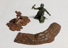 Marx Battleground Soldier, Mortar  Emplacement Vintage 1960s Playset Lot of 3