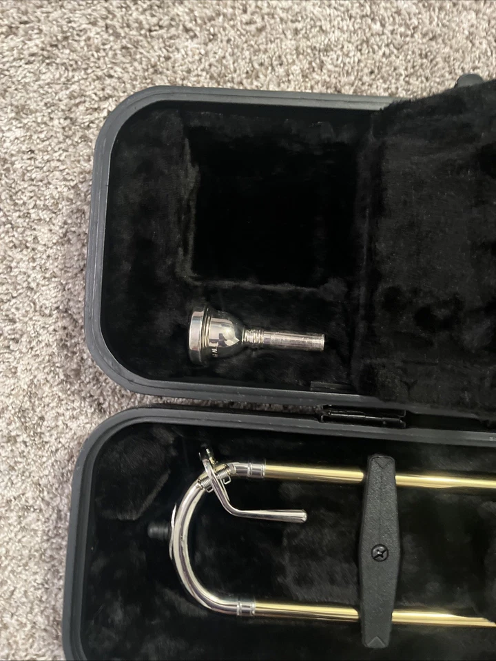 [w/case] Jupiter CEB-630 Tenor Trombone   - Image 2 of 4