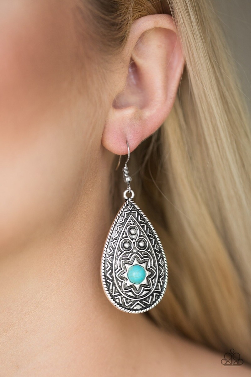 Boucles D'Oreilles Paparazzi – Sans Plomb Ni Nickel, Coloris Laiton, Fermoir à Crémaillère