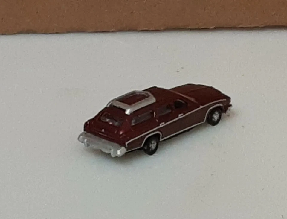 Buick Station Wagon 1974 marrón clásico Metal Works escala N Foto 3 de 4