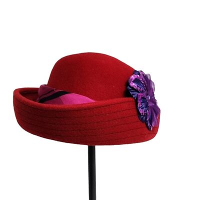 RED HAT WITH OSCAR DE LA RENTA 100% SILK SCARF | eBay display picture 1