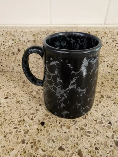 Bennington Potters Agate Black and Green Tankard Mug 4-1/8”