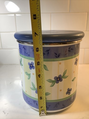 Pfaltzgraff Summer Breeze 3 Piece Tin/ Metal Canisters w/ Wooden Tops - Picture 6 of 15