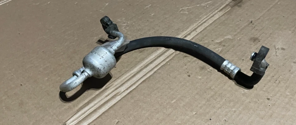 Toyota Prius 2016 V aire acondicionado refrigerante manguera de succión fabricante original Foto 4 de 4