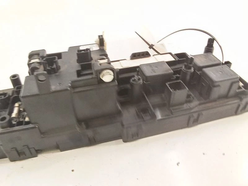Ford C-Max Energi 2013 híbrido módulo de resistencia de relé de fusibles fabricante de equipos originales usado FM5810C666AE Foto 3 de 4