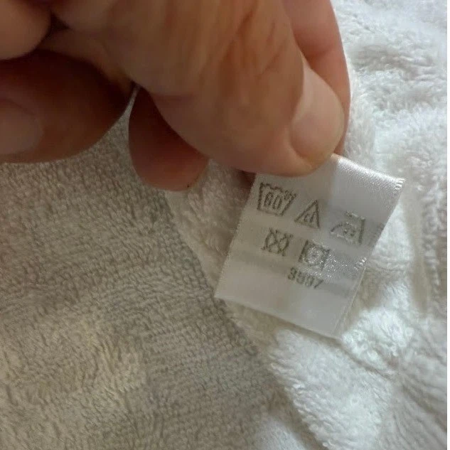 Frette Kids Terry Cloth Bath Robe White Gold V Logo Luxury Spa Hotel 2/5 - Image 2 of 4