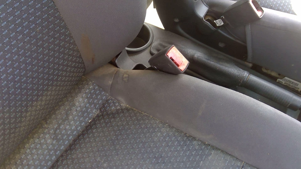 06-08 Aveo Pasajero Derecho Delantero Cinturón de Seguridad Hembra Receptor Carbón 81b Foto 2 de 4