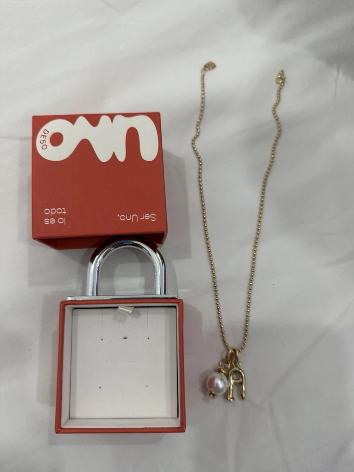 Collar Perla Letra A UNO De50 Foto 2 de 3