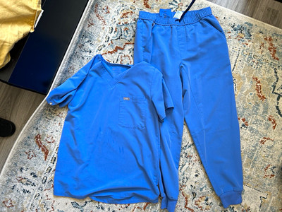FIGS Blue Scrub Set V-Neck Top & Jogger Pants Size S Polyester Knit- Medium