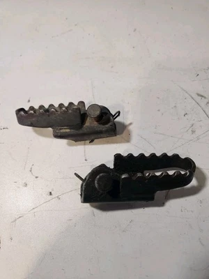 Paire Cale Pied Conducteur - HONDA 125 MTX - Photo 1/2