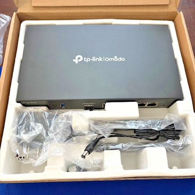TP-Link Omada ER7206 Gigabit VPN Gateway Multi-WAN Router Open Box NEW