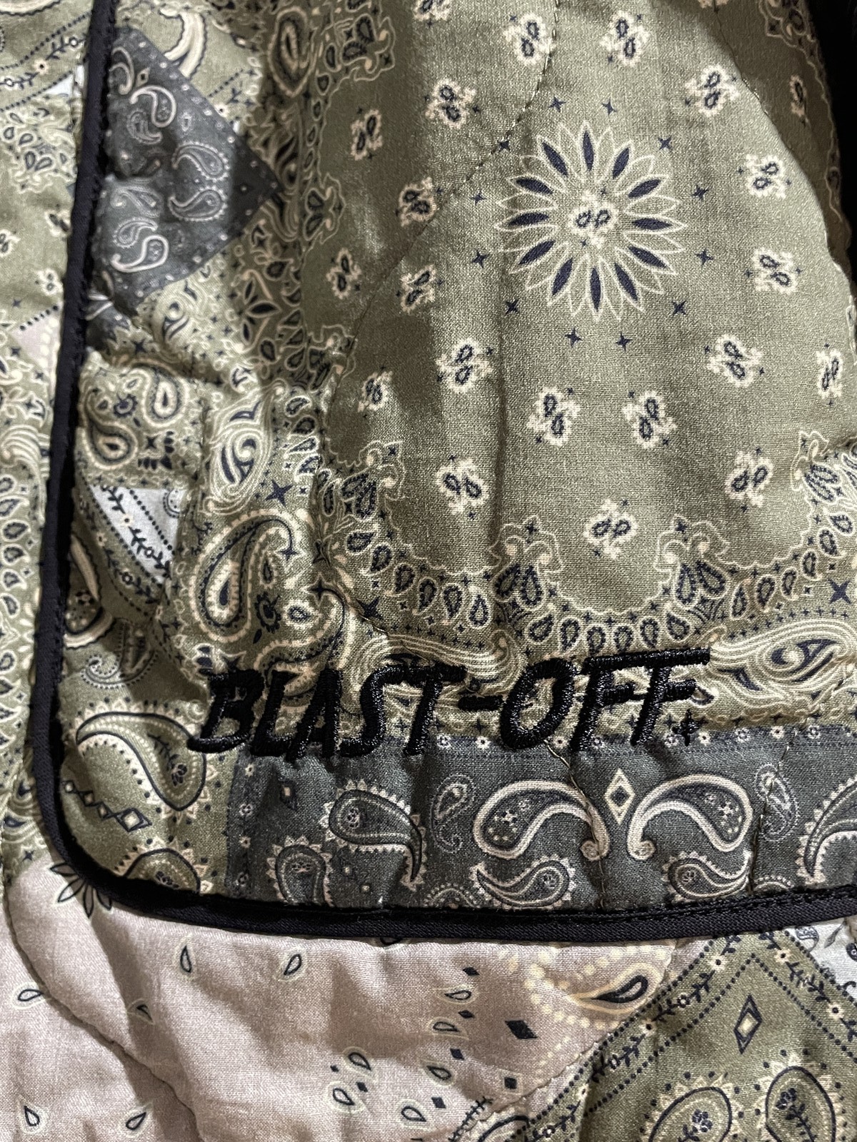 BLAST-OFF GREEN QUILTED PATCHWORK JACKET SIZE 48 … - image 2