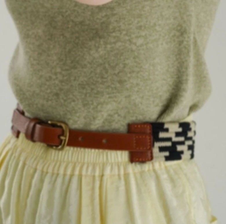 Cinturón Clane Azul y Beige Tejido Cuero Marrón Tono Dorado Hebilla Pequeño 32" 34" Foto 2 de 4