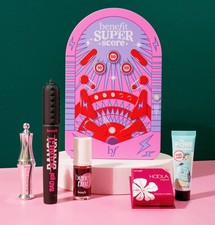 Benefit SUPER SCORE Gift Set Inc. Full Size Bad Girl Mascara Benetint Mini Hoola