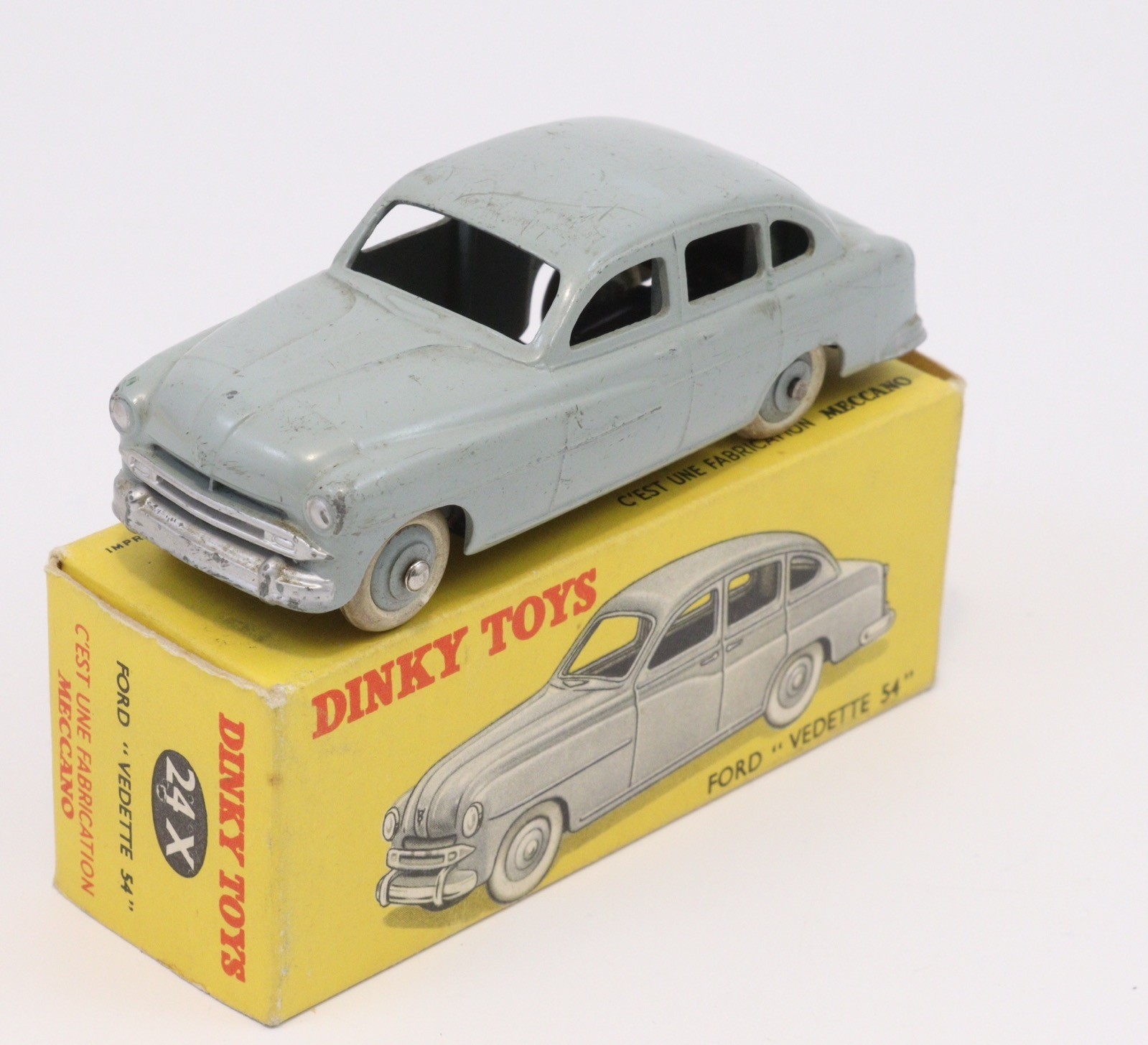 Dinky Toys 1:43 - 1 - Coche a escala - ref. 24XT Ford Vedette Taxi - Catawiki