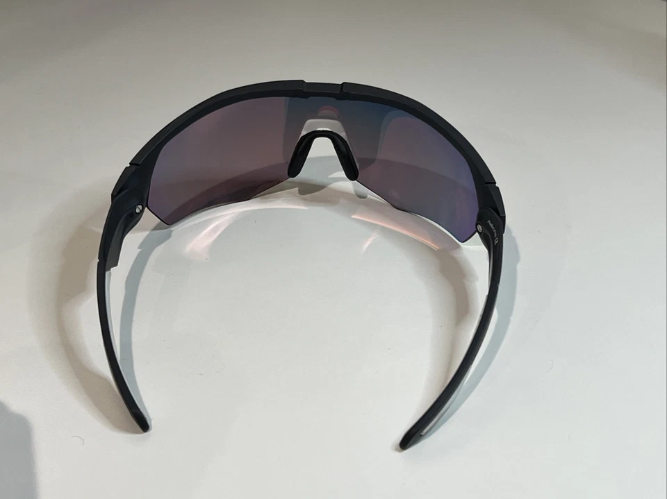 KOO Open Cycling Sunglasses - Grey/White With Red Lens - Image 4 of 4
