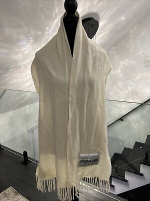 Moncler 2020 - Patch SCIARPA Boa Scarf Stole White
