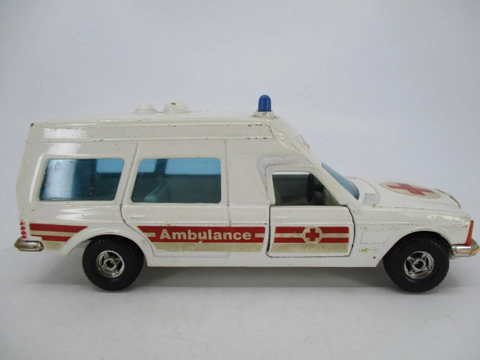 AW332 CORGI MERCEDES BENZ BONNA 2500 AMBULANCE 14,5 CM LONG REF 406 - Photo 4/4