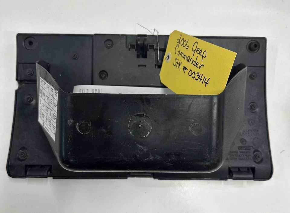 2006 Jeep Commander Glove Box, Black, Pre-Owned, 2006-2007 Foto 4 de 4
