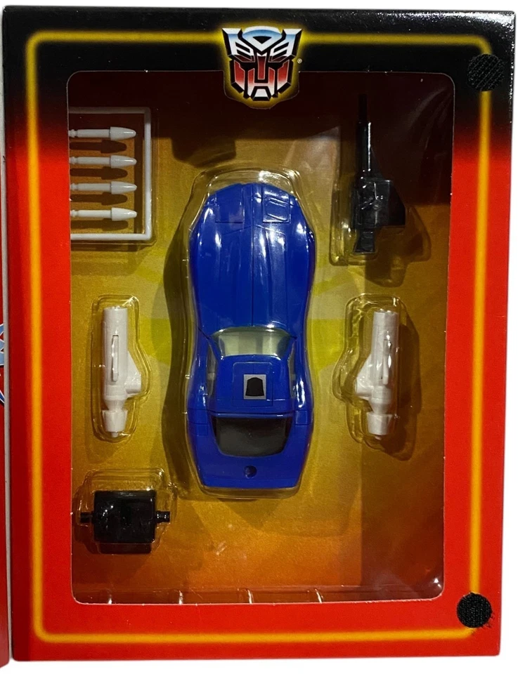 Autobot Tracks Transformers G1 Commemorative Series V 2002 Action Figure NIOB - Image 2 of 4