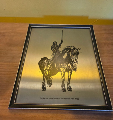 Metall Wandrelief Silhouette Ritter zu Pferd in super Zustand.