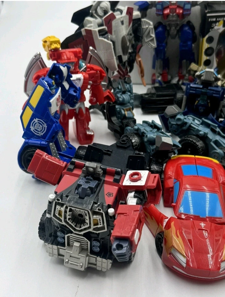 Transformers Toy Bundle Modern + Vintage Hasbro Joblot Items Action Figures x23 - Image 3 of 4