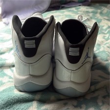 Jordan Air Jordan 11 Mid Top Patent Leather L...