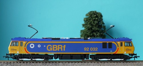 HORNBY R3135 CLASS 92 GBRF EUROPORTE no 92032 BOXED EXTRA PANTOGRAPH TOPS VGC - Picture 11 of 12